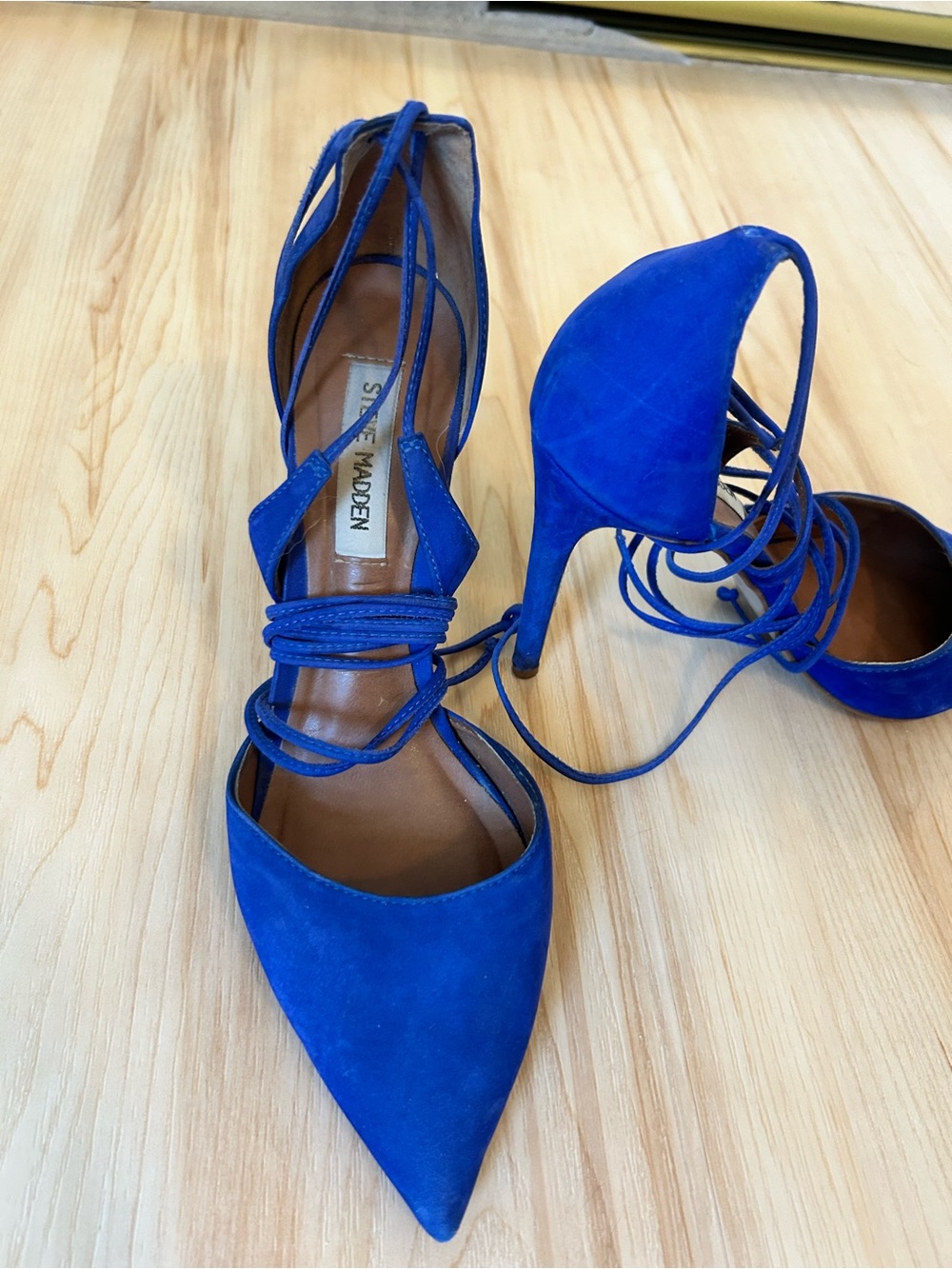 GUC Steve Madden electric blue nubuck lace up heels